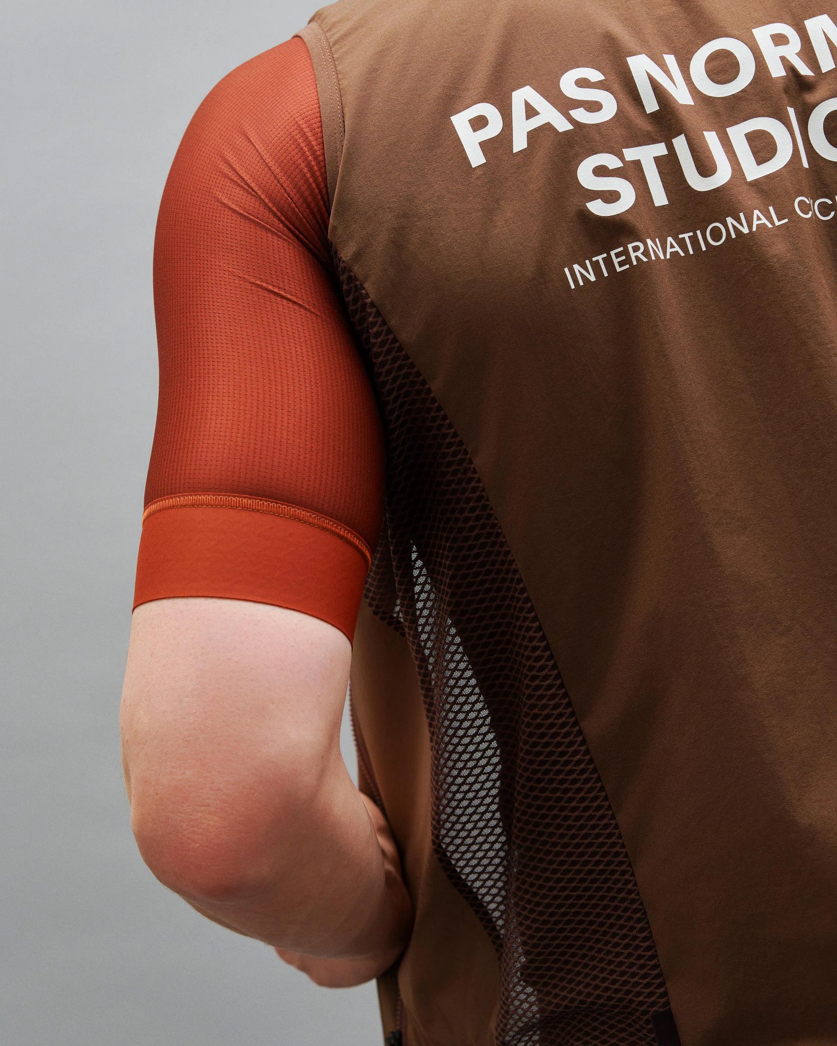 PNS MECHANISM STOW AWAY GILET – Image 24